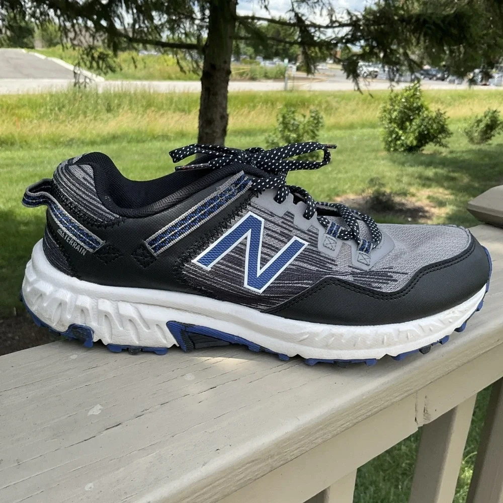 New Balance 410v6 men's size 8 trail running shoes  black gray blue MT410sg6
